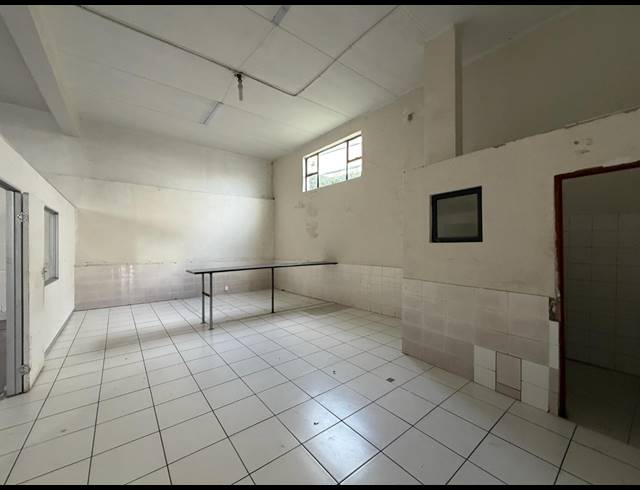 375M² WAREHOUSE TO LET IN HALFWAY HOUSE